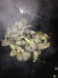 家常菜蘑菇炒青菜做法图解6)