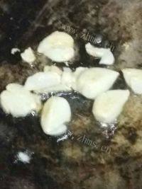 美味的蒜香紫茄做法图解6)