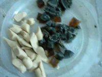 口感极佳的皮蛋火腿粥做法图解1)
