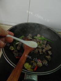 美味的白萝卜炖牛肉做法图解7)