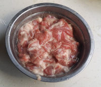 家常菜葱爆羊肉做法图解3)