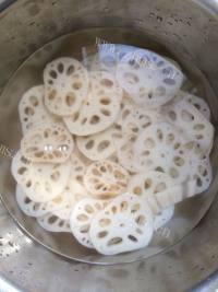 好吃的凉拌藕片做法图解3)