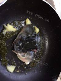 青菜鱼头汤做法图解3)