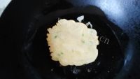 清香青椒洋葱鸡蛋饼做法图解8)