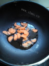 鲜美可口的木耳炒鸡蛋做法图解4)