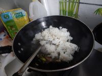 开胃的咸肉炒菜饭做法图解6)