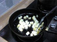 美味的土豆鸡蛋锅饼做法图解6)