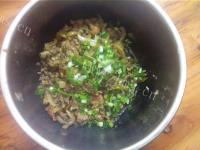 美味的酸菜肉包子做法图解8)