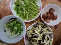 热腾腾的豆角茄子做法图解1)