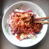 美味的麻辣粉蒸肉做法图解3)