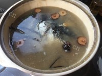 喷香的鱼头豆腐汤做法图解7)
