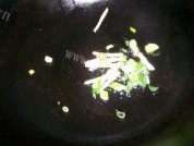 土豆片炒肉做法图解4)