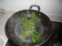 鲜甜菠菜蛋花汤做法图解3)