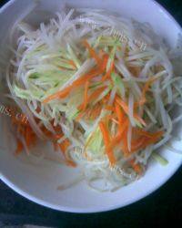 家常菜凉拌豆芽做法图解8)