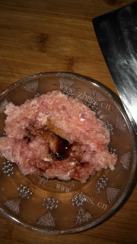 美味的肉末蒸蛋羹做法图解2)