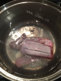 美味的冬瓜排骨汤做法图解2)
