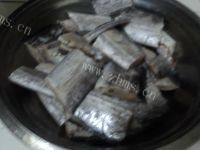 味道不错的红烧带鱼做法图解2)