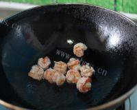 家常菜青豆炒虾仁做法图解7)