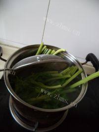 极致的芹菜猪肉水饺做法图解3)