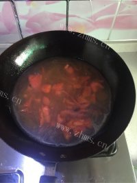 口感不错的番茄牛肉面做法图解4)