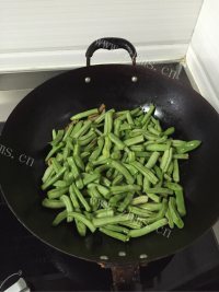 美味的豆角焖面做法图解5)