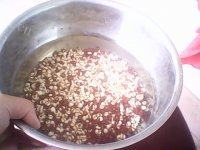美味早餐红豆薏仁粥做法图解2)