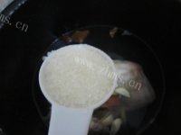 家常菜青椒炒猪耳做法图解2)