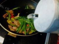 家常菜芦笋炒肉做法图解9)