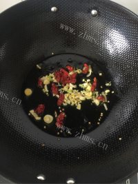 辣炒肥肠做法图解3)