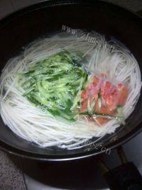 美味清汤挂面做法图解5)