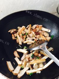 家常豆腐干香菇肉做法图解4)