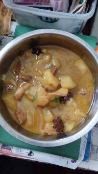 家常菜五花肉炖土豆