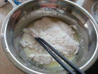 自制红豆沙冰皮月饼做法图解4)