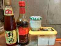 美味的梅干菜蒸排骨做法图解2)