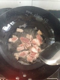 家常菜肉炒豇豆做法图解3)
