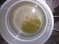 美味绿豆小米粥做法图解2)