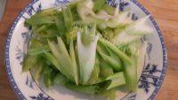 家常菜芹菜肉片做法图解1)