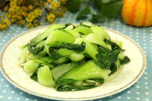 营养丰富的清炒小油菜