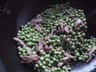 自制小炒豌豆做法图解5)