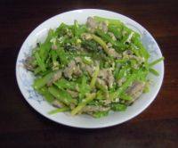 色香味具全的芹菜肉丝