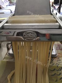 美味的手工擀面条做法图解15)