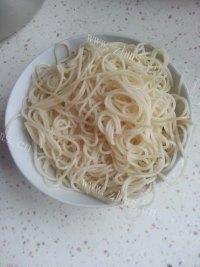 美味的拌面做法图解4)