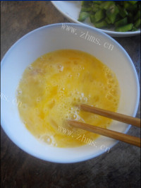 好吃的青椒洋葱炒饭做法图解6)