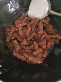 美味的麻辣牛肉干做法图解9)