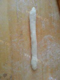 好吃的韭菜鸡蛋虾仁饺子做法图解5)