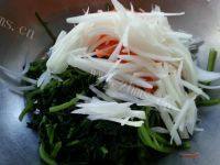 家常菜凉拌茼蒿做法图解7)