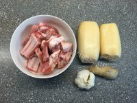 美味的排骨莲藕汤做法图解1)