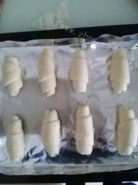 好吃的牛角包做法图解4)