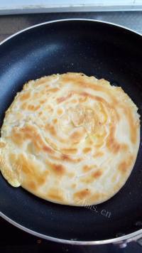 鲜美可口的鸡蛋灌饼做法图解20)