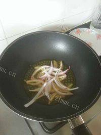 美味的五花肉炖豆角做法图解3)